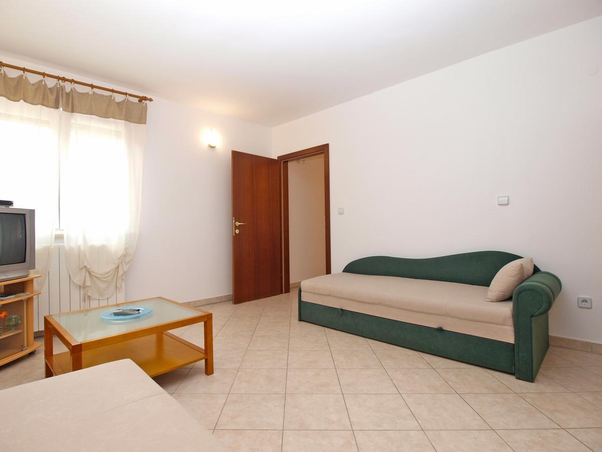 Apartment Alma 1600 พูลา ภายนอก รูปภาพ