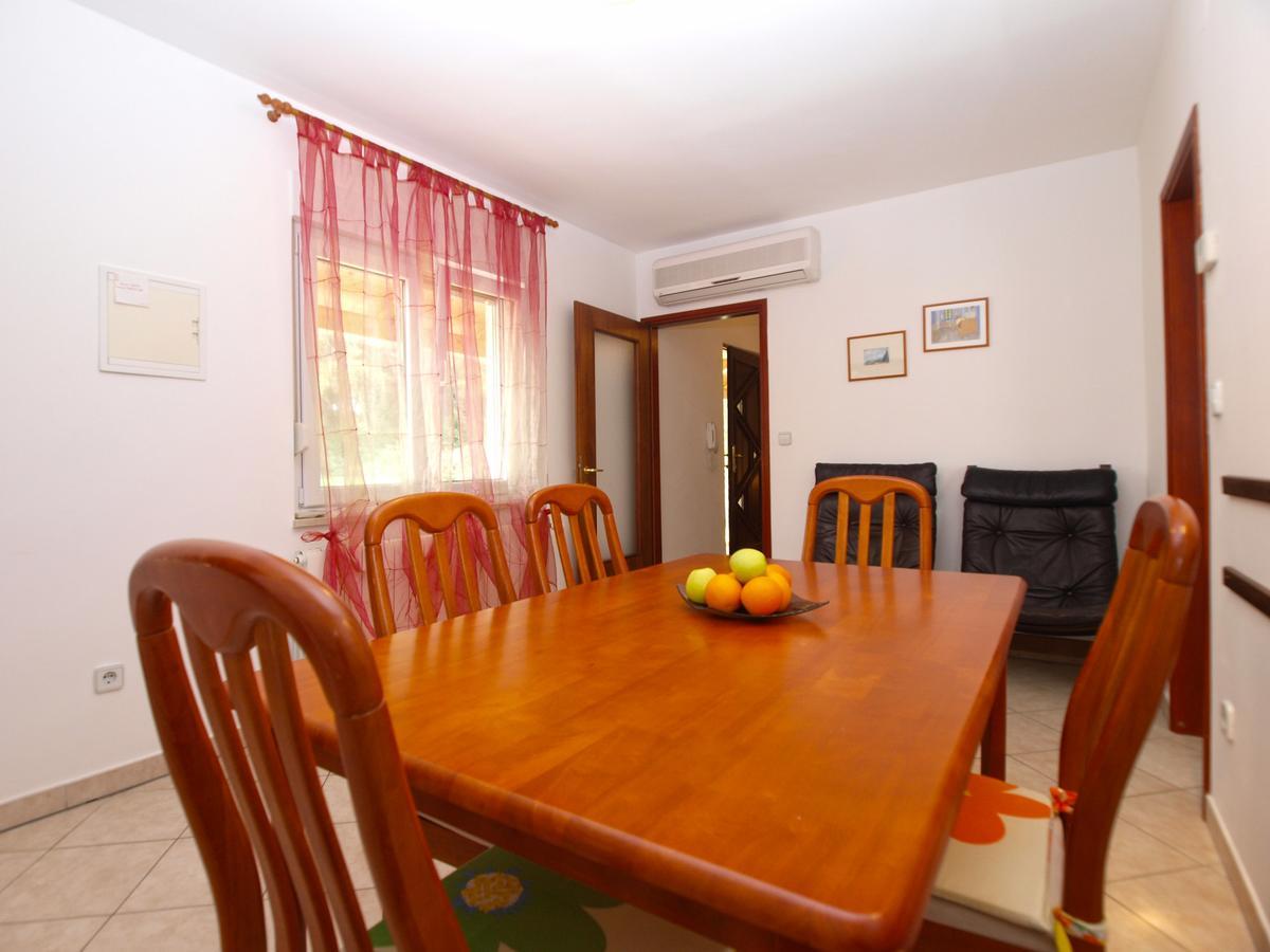 Apartment Alma 1600 พูลา ภายนอก รูปภาพ
